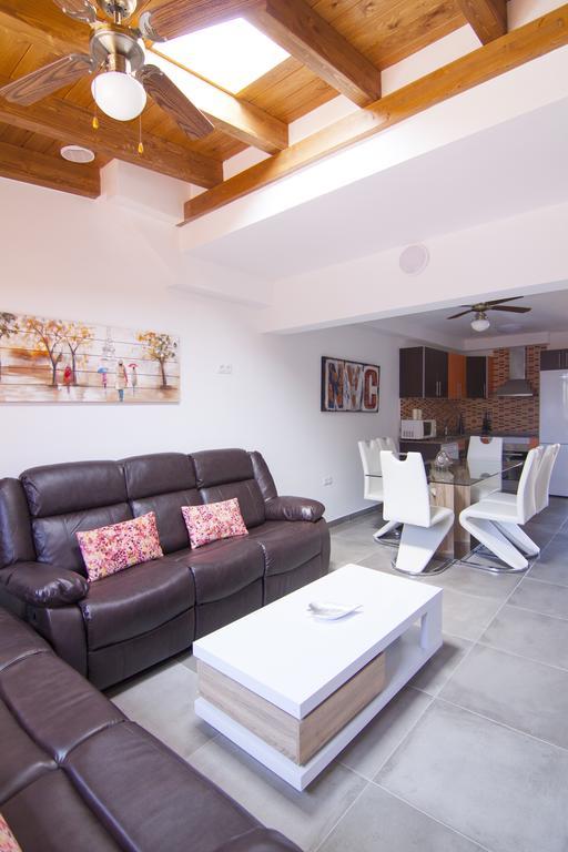 Anju Villas Los Delfines Bravo'S Apartments Corralejo Eksteriør billede