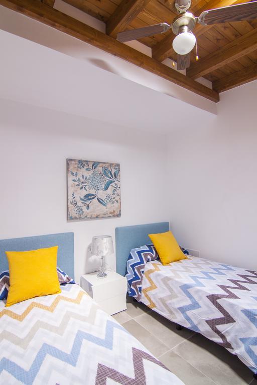 Anju Villas Los Delfines Bravo'S Apartments Corralejo Eksteriør billede